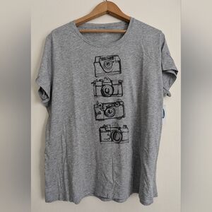 NWT Old Navy vintage camera print, short sleeve tee 2xl